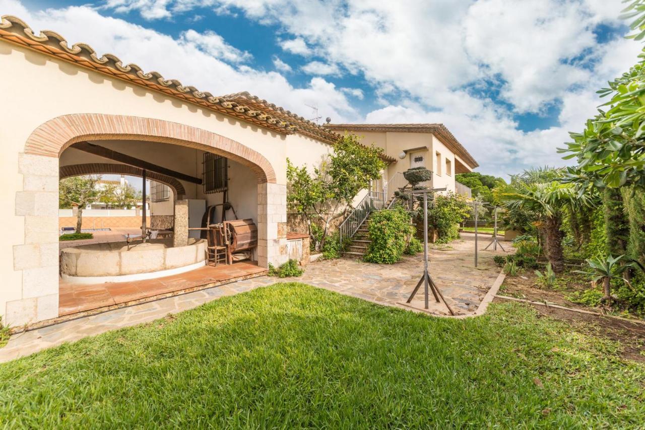 Villa Nuria Ля Эскала Экстерьер фото